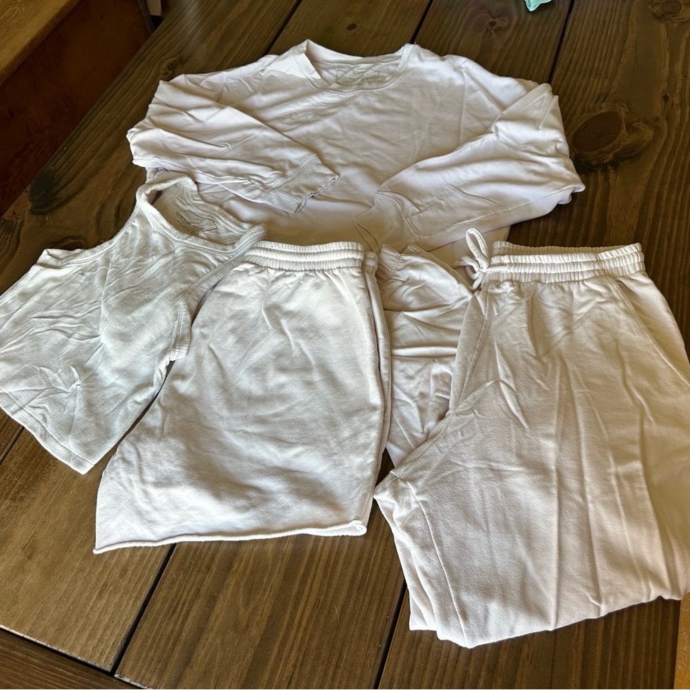 Skatie huge lounge set!! Size small cloud